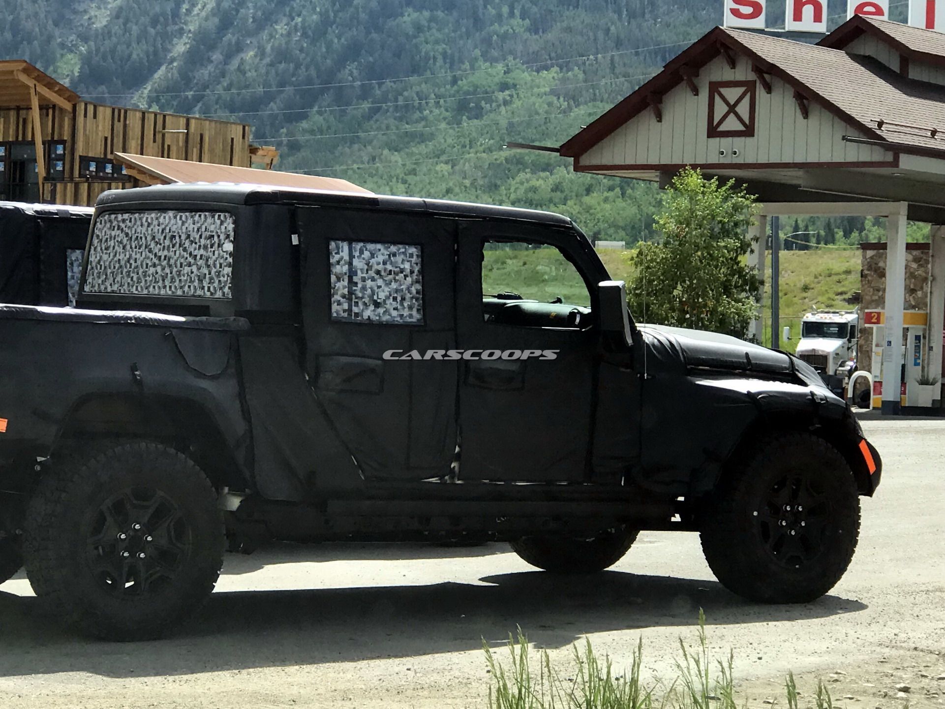 Jeep-Wrangler-Pickup-Scrambler 72 2019 Jeep Scrambler: Here’s What To Expect From The JL-Based Pickup Truck