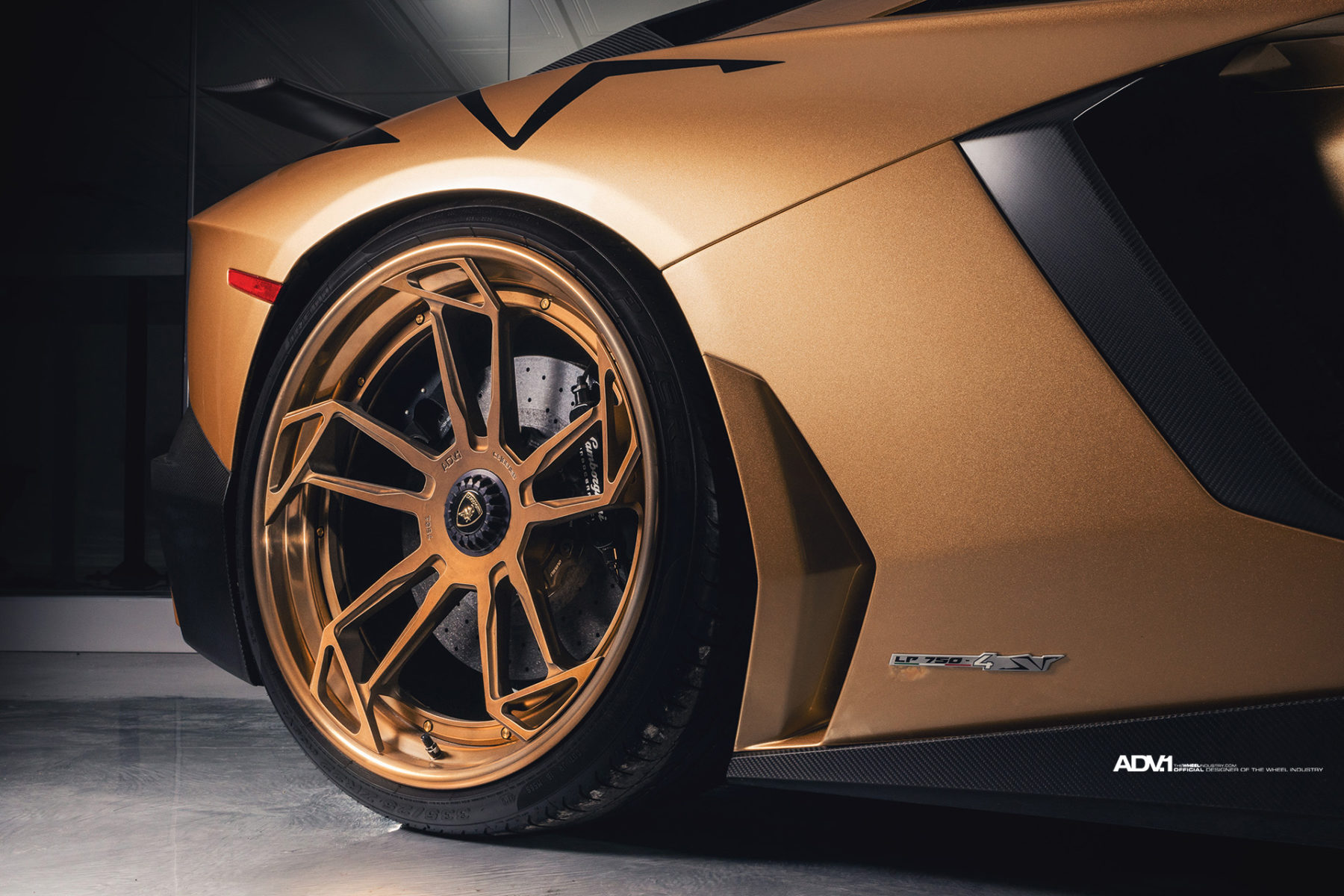 Lamborghini-Aventador-SV-Roadster-ADV1-8 Gold Lamborghini Aventador SV Roadster Will Excite And Confuse
