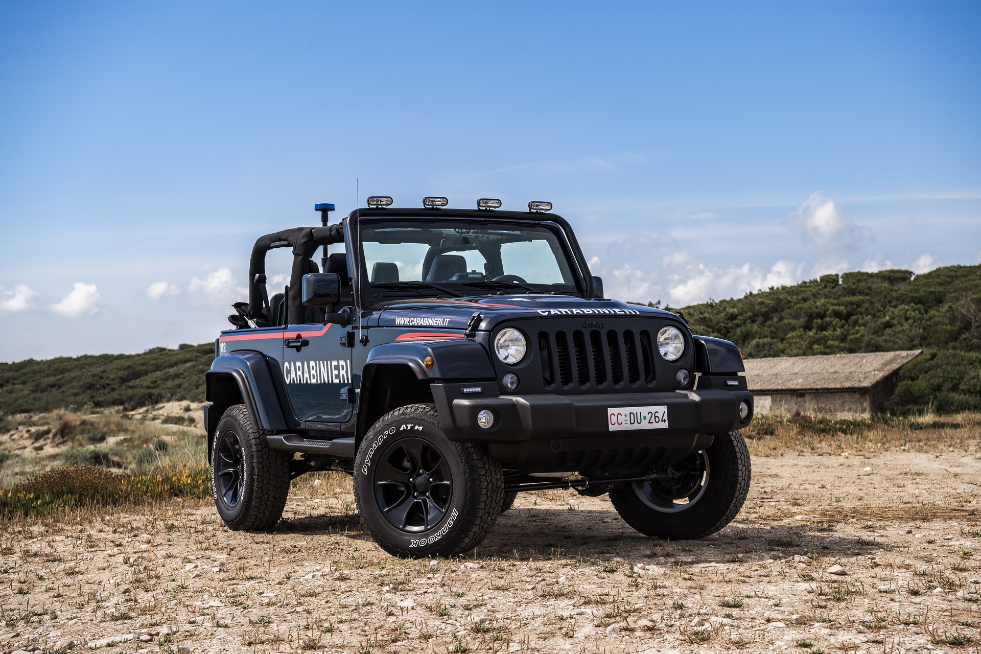 Jeep-Wrangler-Carabinieri-6 Italy’s Carabinieri Has A Cool New Jeep Wrangler JK For Patrolling Beaches This Summer