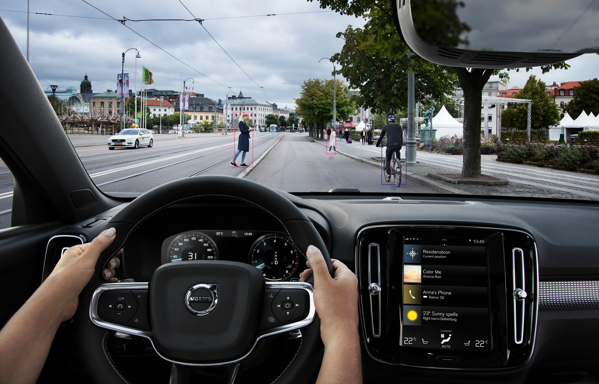 Volvo-XC40-05 Volvo Design Chief Confirms XC40 As Company’s First Fully Electric Model