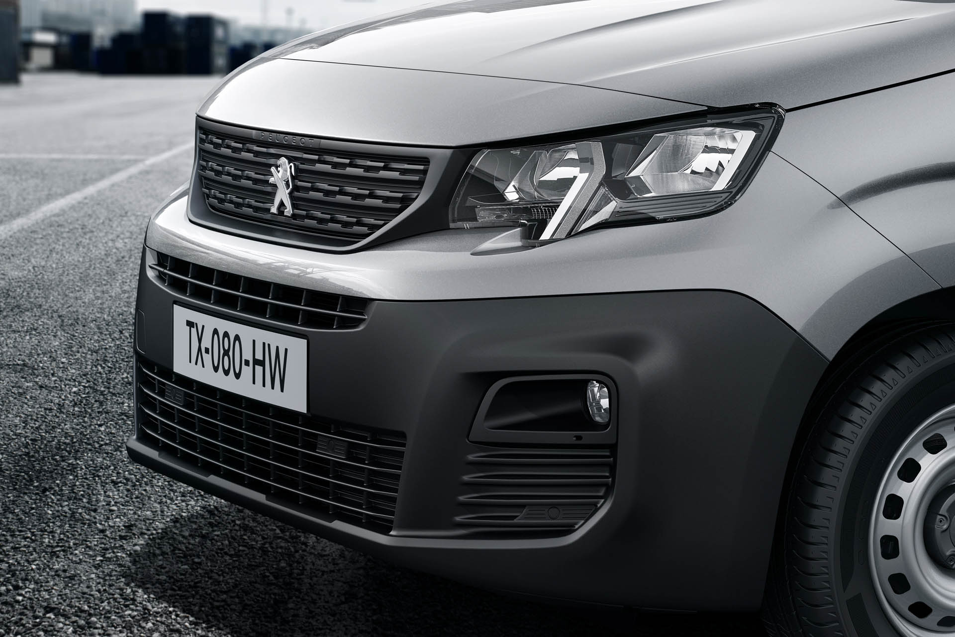 PEUGEOT_PARTNER_1806STYP040 copy PSA Rolls Out New Peugeot Partner, Citroën Berlingo, Opel/Vauxhall Combo Cargo Vans