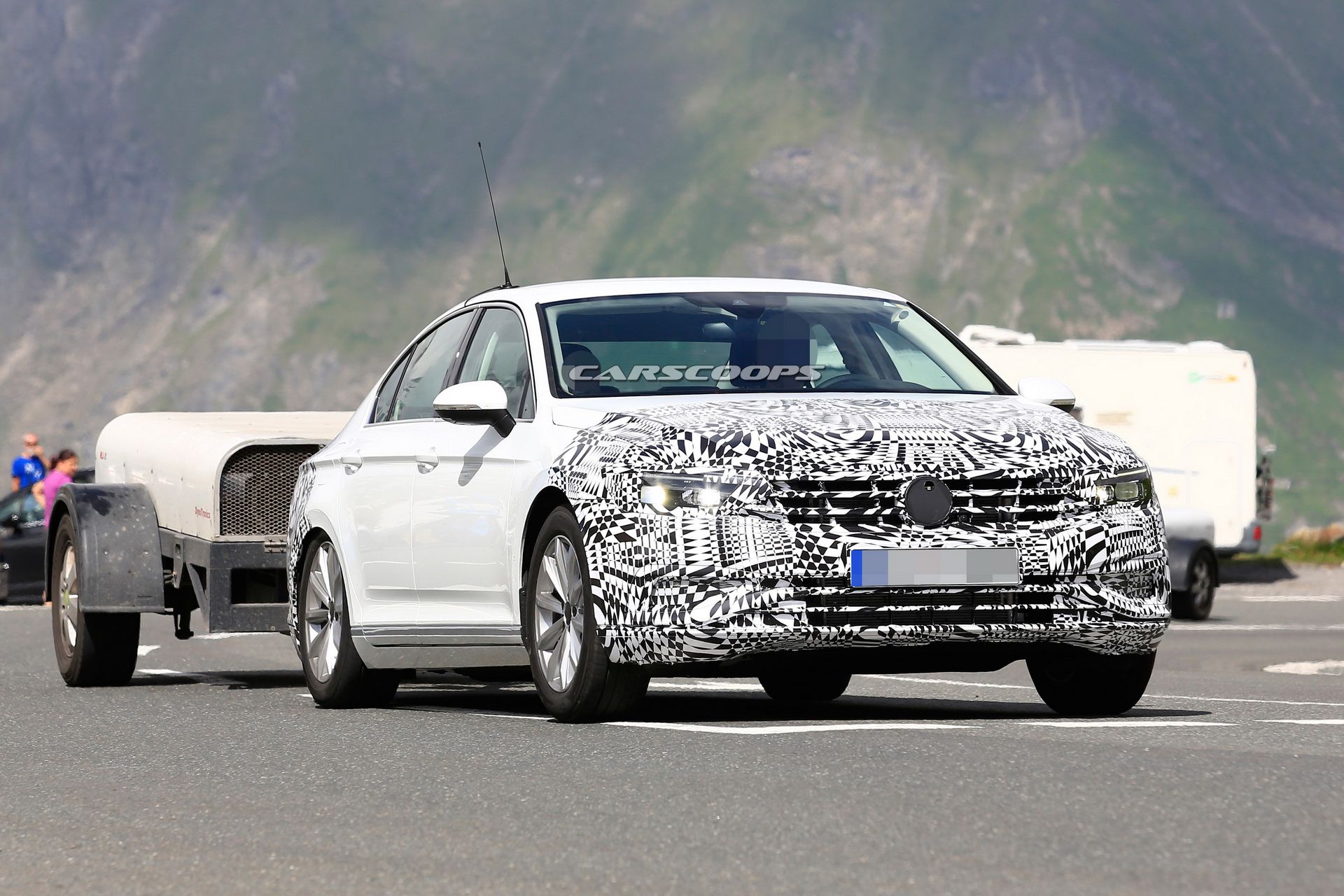 2019-vw-passat-facelift-spy-8 2019 VW Passat: Facelifted Euro Model Coming With Revised Styling, Updated Engines