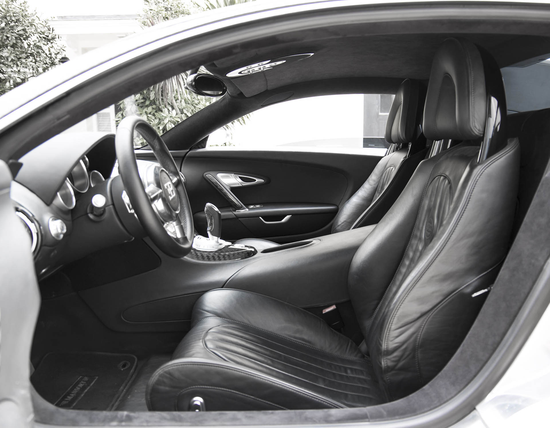 chrome-carbon-2008-bugatti-veyron-20 Chrome And Carbon Bugatti Veyron Would Sure Look Sweet In Your Driveway