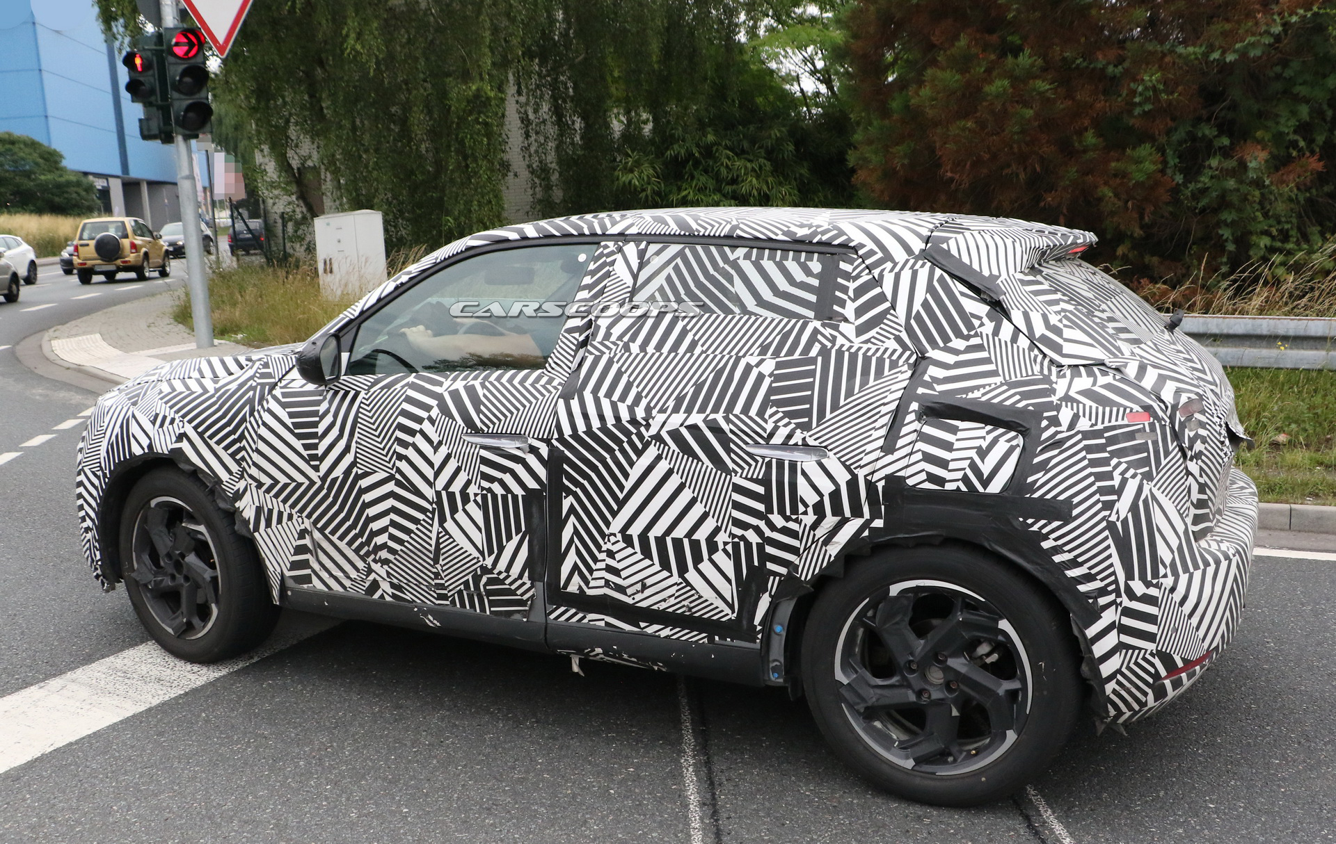 ds3-crossback-spy-interior-7 DS3 Crossback Coming With C4 Cactus-Like Tablet Display