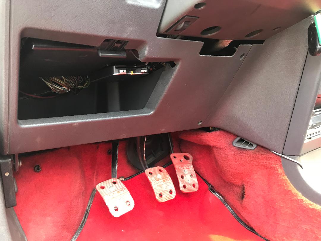 1989-peugeot-205-gti-auction-bat-42 Widebody 1989 Peugeot 205 GTi Is A Throwback To The 1980s