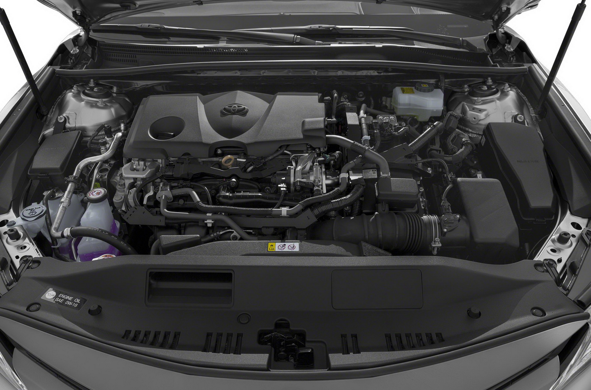 2018-toyota-camry-hybrid-9 Toyota Camry Is Coming Back To Europe With Hybrid Powertrain