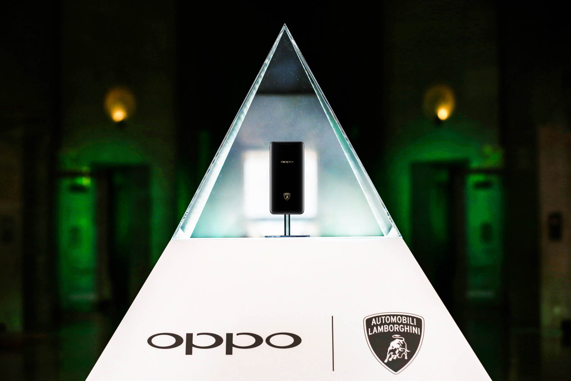 OPPO Find X Lamborghini Edition-3 Find X Lamborghini Dials A Dab Of Opulence Into The Smartphone Market