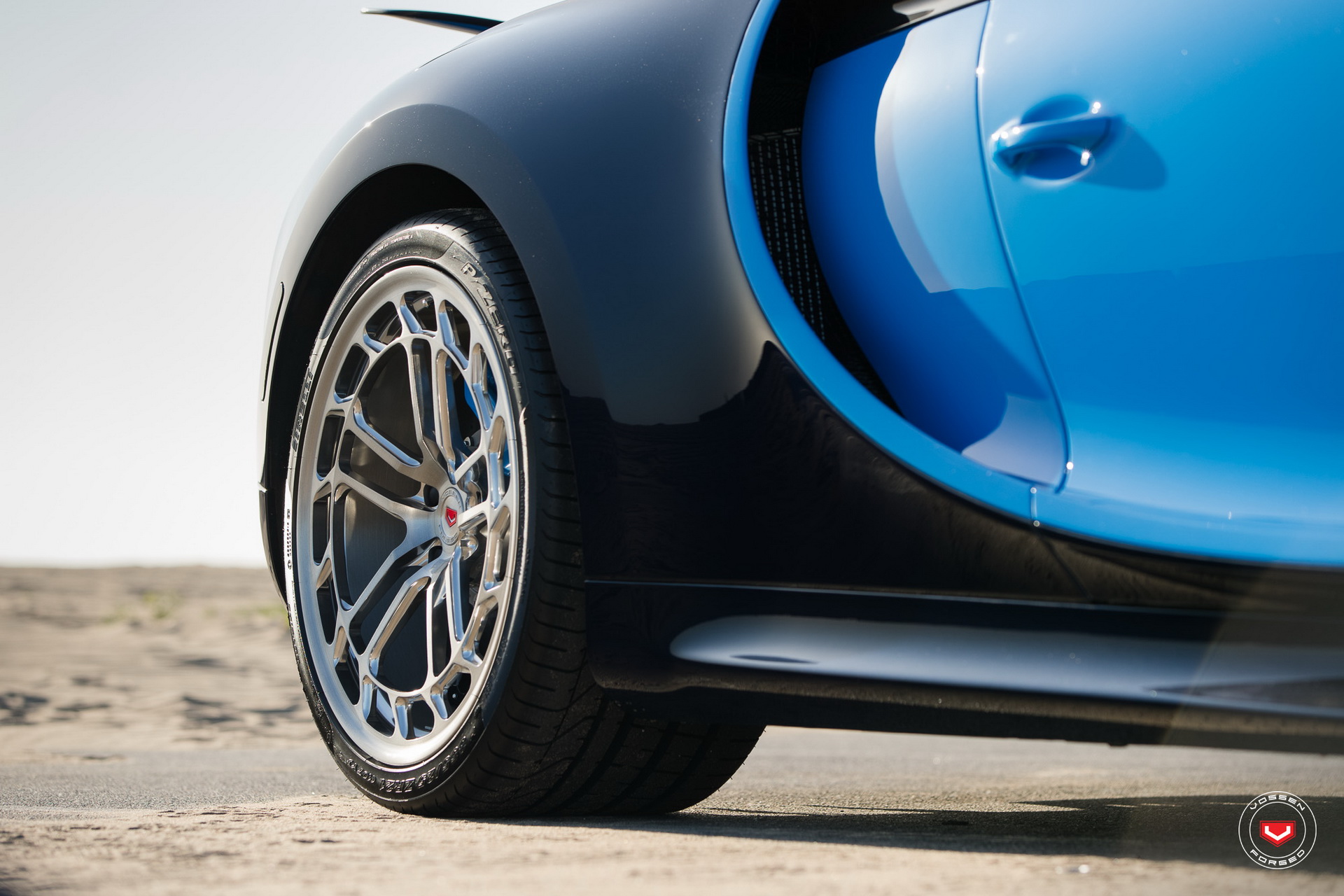 bugatti-chiron-vossen-wheels-33 Bugatti Chiron Tries On New Wheels For Size: Hot Or Not?