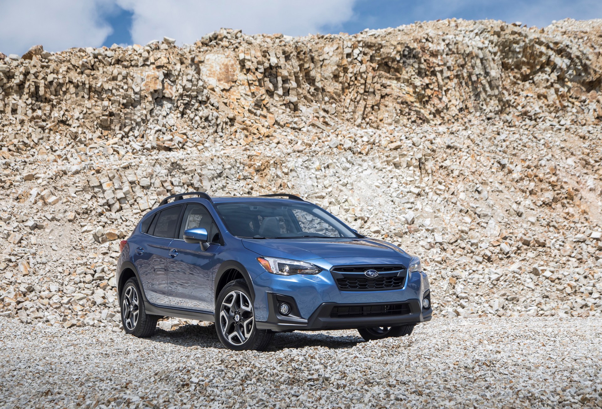 2019-Subaru-CROSSTREK-1 2019 Subaru CrossTrek Gets Minor Updates As Plug-In Variant Arrives Later This Year