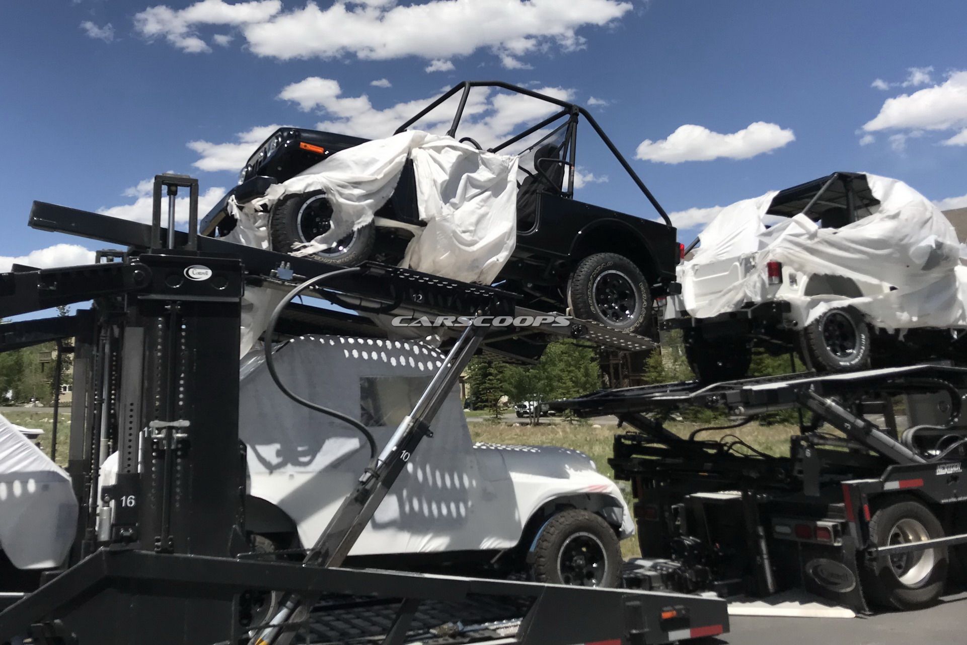 Mahindra-Jeep-45 Mahindra’s Jeep-Like Roxor Spotted On The Way To Dealers