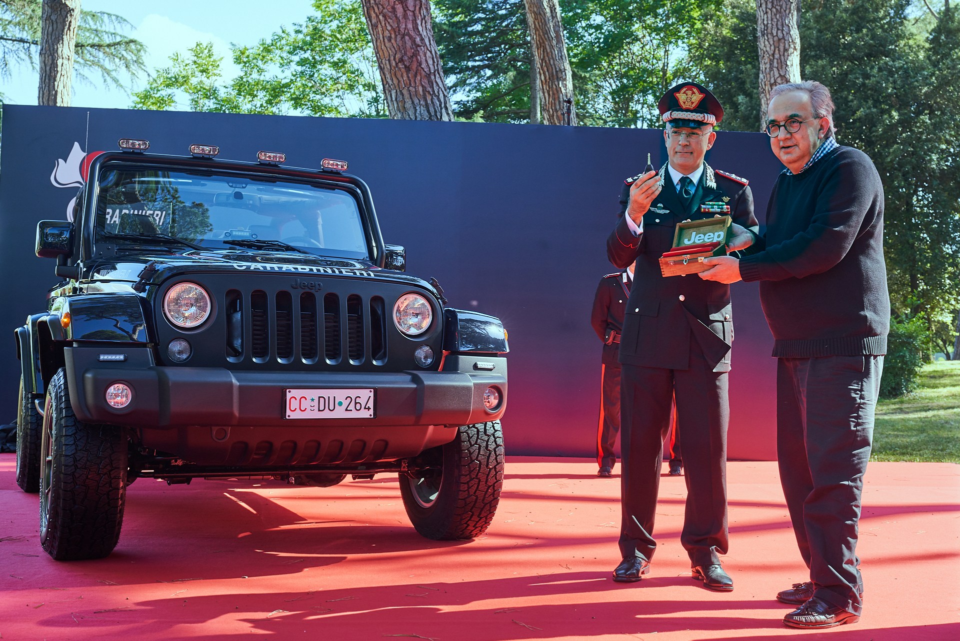Jeep-Wrangler-Carabinieri-4 Italy’s Carabinieri Has A Cool New Jeep Wrangler JK For Patrolling Beaches This Summer