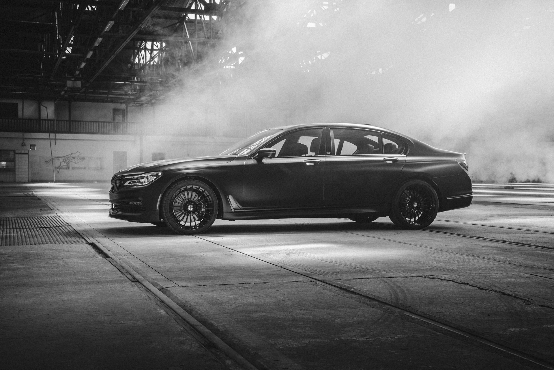 BMW-ALPINA-B7-Exclusive-Edition-11 BMW Gives Canada A Sinister Looking Alpina B7 Exclusive Edition With 600 HP