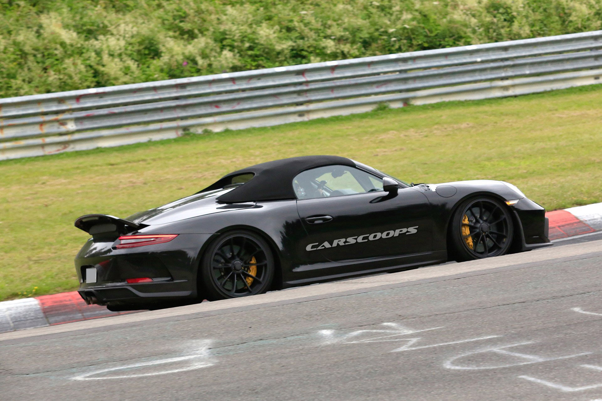 Porsche-911-Speedster-25 2019 Porsche 911 Speedster Captured Undisguised, Stays True To Concept