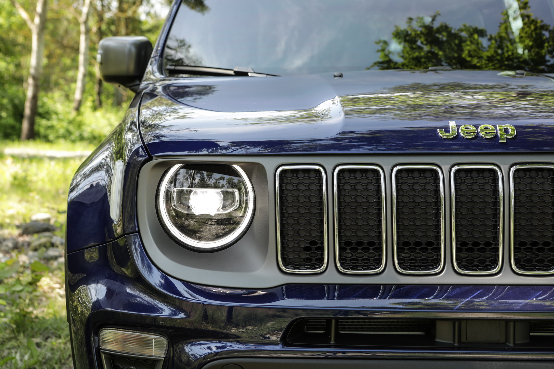 2019 Jeep Renegade Facelift 39 2019 Jeep Renegade Gets Cute Makeover And New Engines: Full Details, Photos & Video