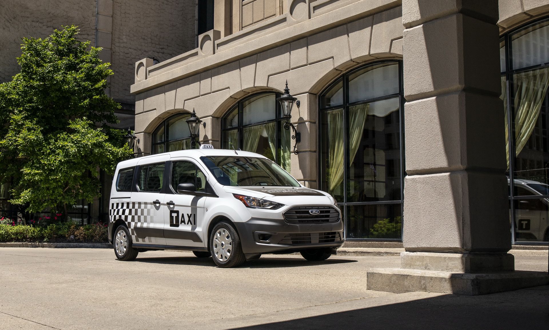 ford-fusion-hybrid-transit-diesel-taxis-10 Ford Launches Fusion Hybrid And Transit Connect Diesel Taxis