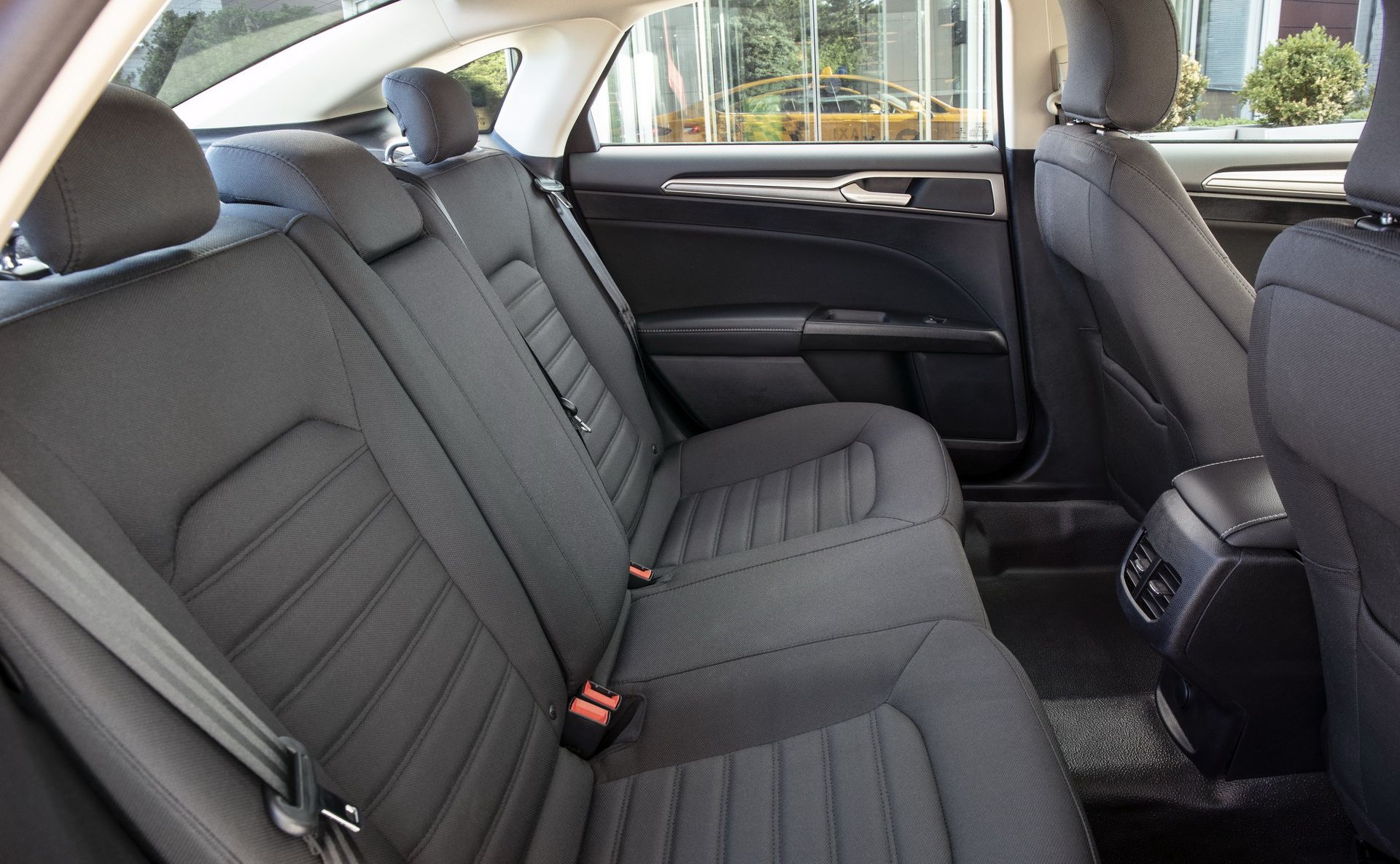 ford-fusion-hybrid-transit-diesel-taxis-7 Ford Launches Fusion Hybrid And Transit Connect Diesel Taxis