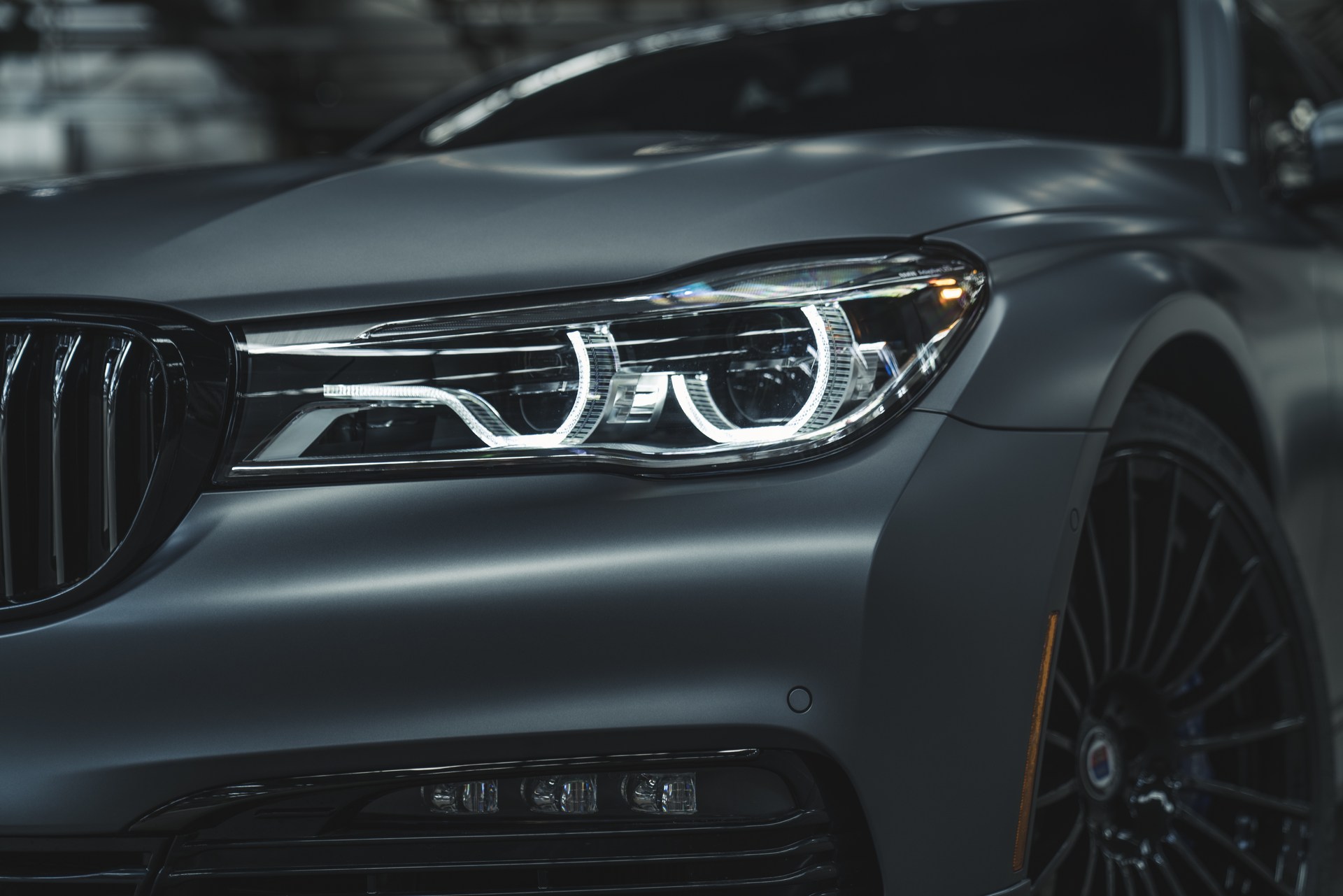 BMW-ALPINA-B7-Exclusive-Edition-4 BMW Gives Canada A Sinister Looking Alpina B7 Exclusive Edition With 600 HP