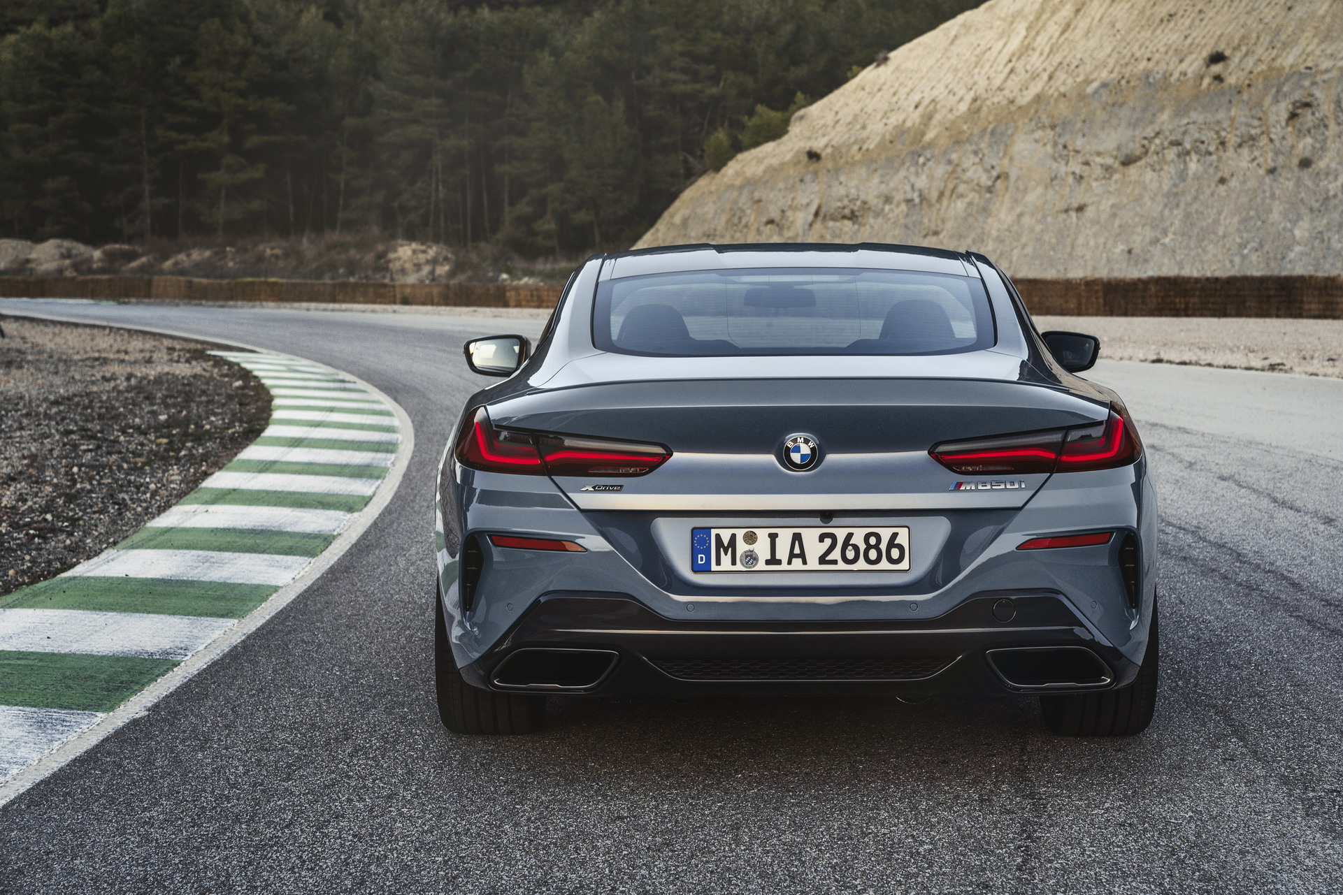 BMW-8-Series-2019-83 2019 BMW 8-Series Wants To Be The Sports Car The E31 Never Was (89 Photos & Videos)