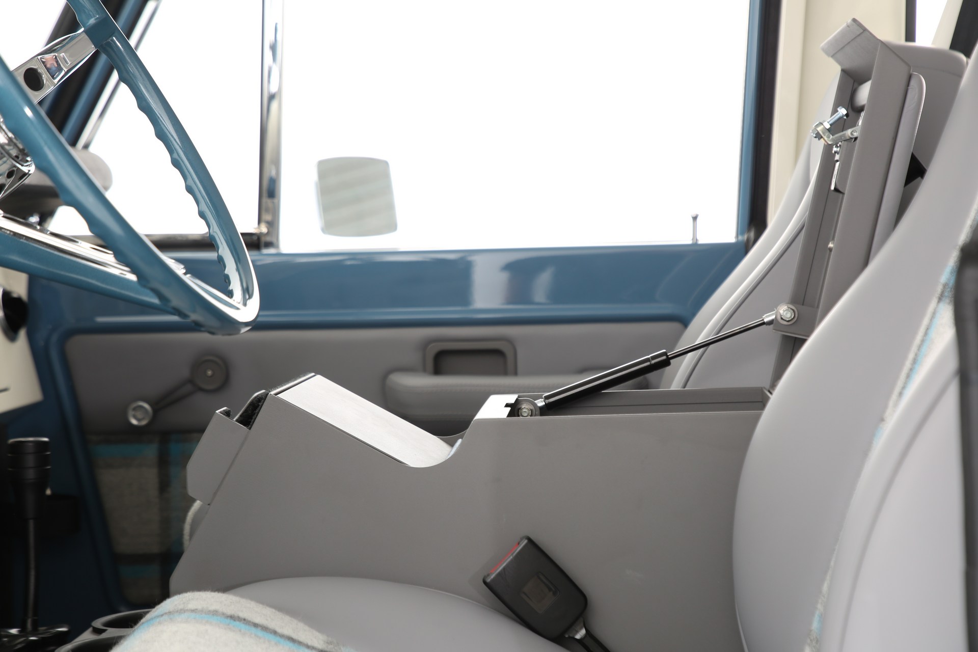 Icon-Ford-Bronco-Old-School-8 Why Wait For An All-New Ford Bronco When You Get Icon’s Old School BR