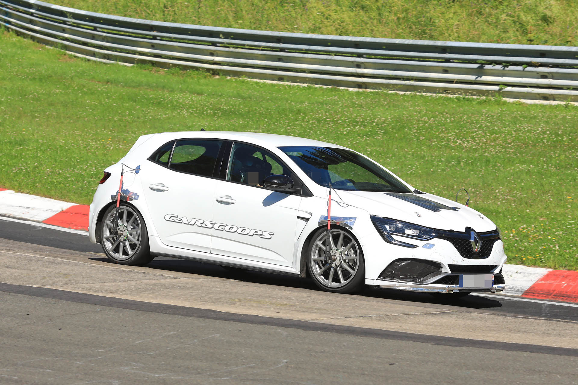 renault-megane-rs-trophy-spy-21 Renault’s Gunning For Ring Record With New Megane RS Trophy