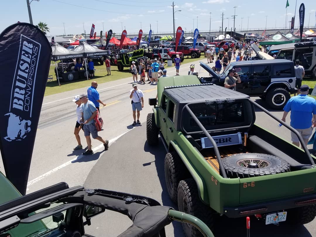 jeep-wrangler-6x6-bruiser-conversions-33 Bruiser Conversions 6×6 Is A Six-Wheel Jeep Wrangler With A 450HP LS3 V8