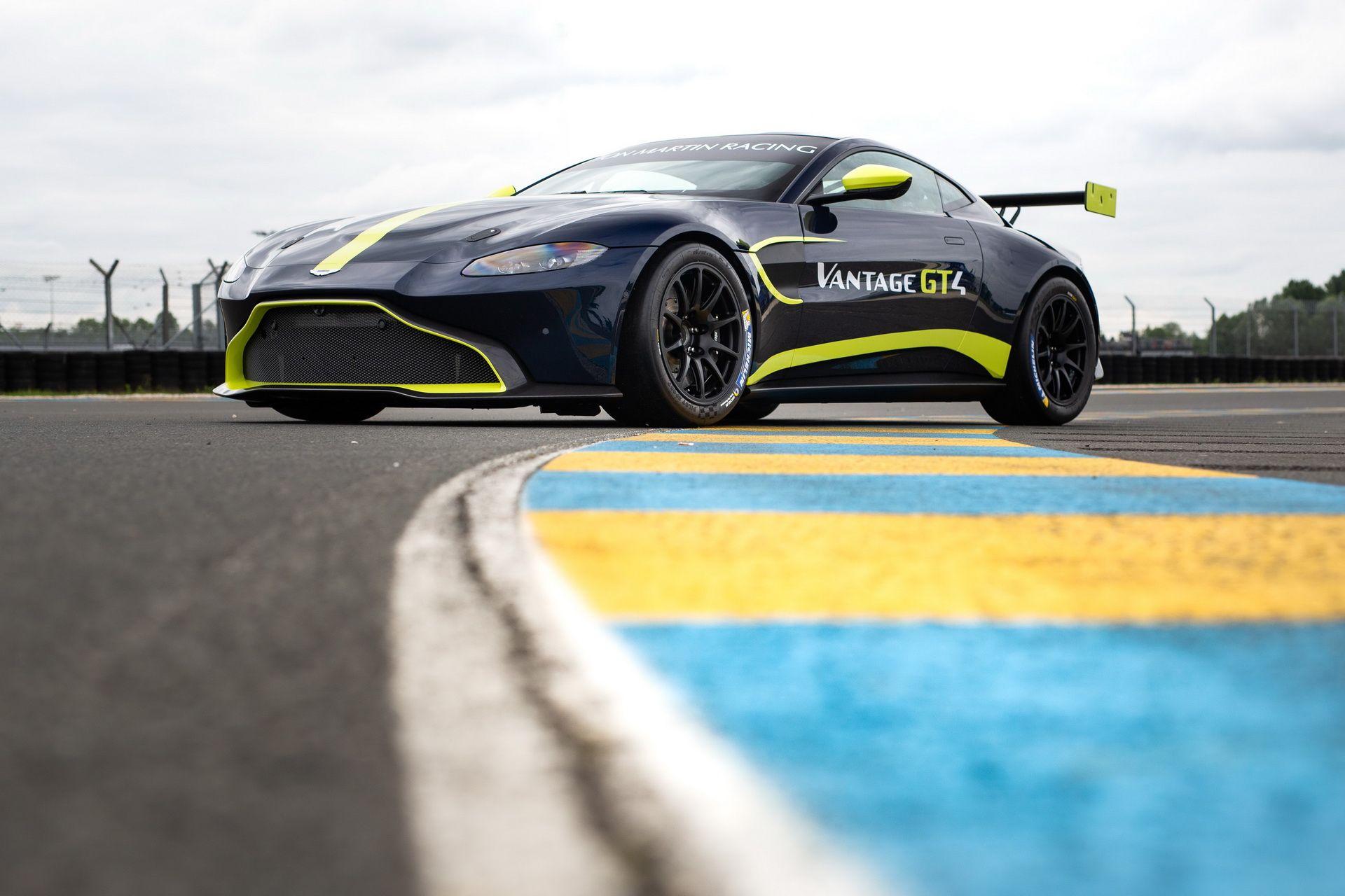 AstonMartin-Vantage-GT3-GT4-09 Aston Martin Debuts Vantage GT3 And GT4 Race Cars At Le Mans