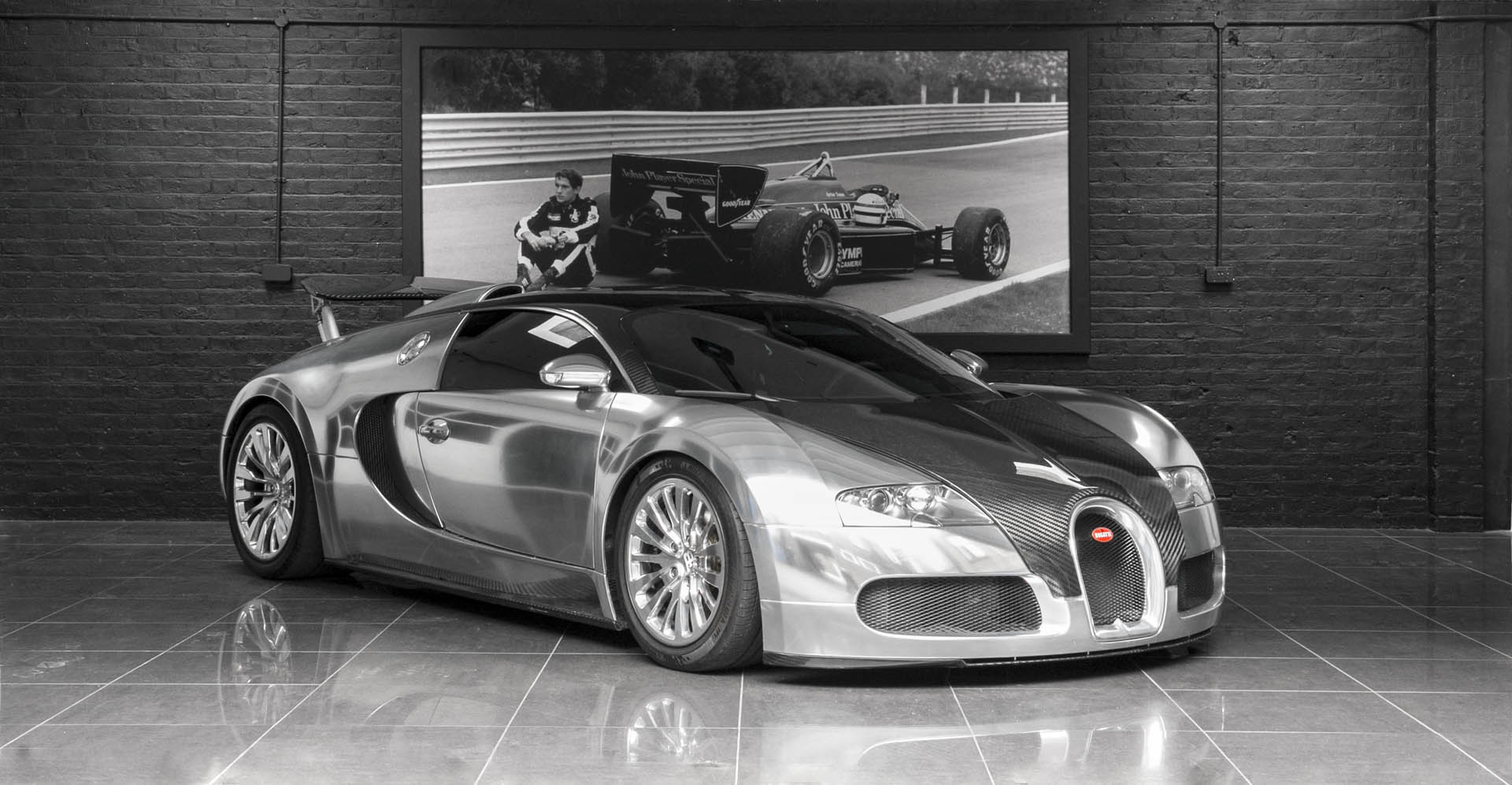 chrome-carbon-2008-bugatti-veyron-28 Chrome And Carbon Bugatti Veyron Would Sure Look Sweet In Your Driveway