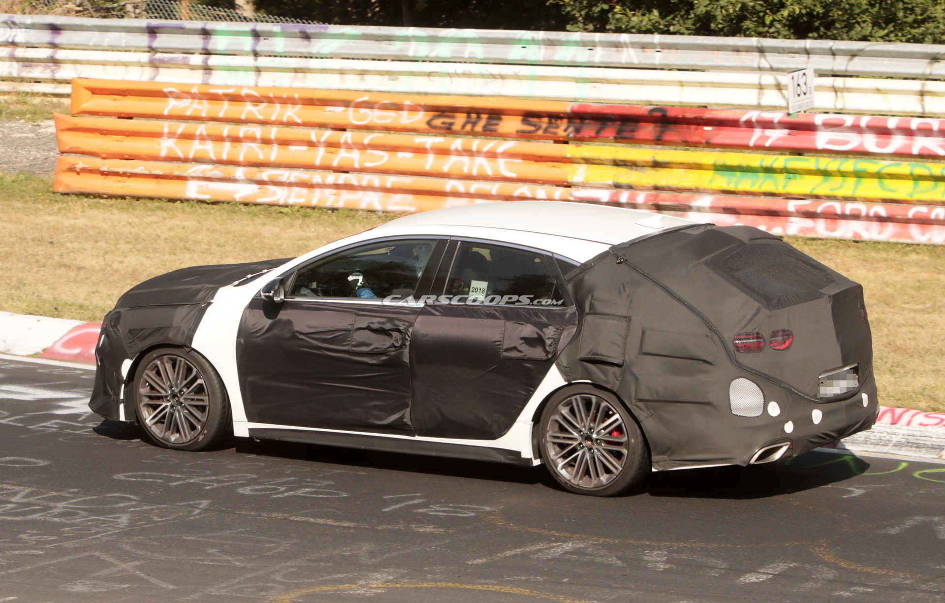 Kia Proceed GT 14 Kia Gives A Glimpse Of New ProCeed’s Sexy Posterior