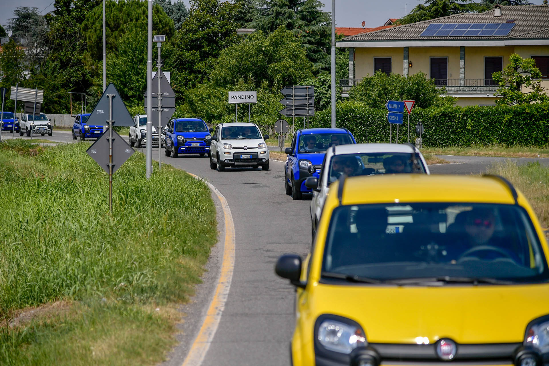 Nuova “Panda Waze” protagonista al raduno annuale di “Pandisti” a “Pandino” Record Gathering Goes To Show Just How Many Pandas Fiat Sells