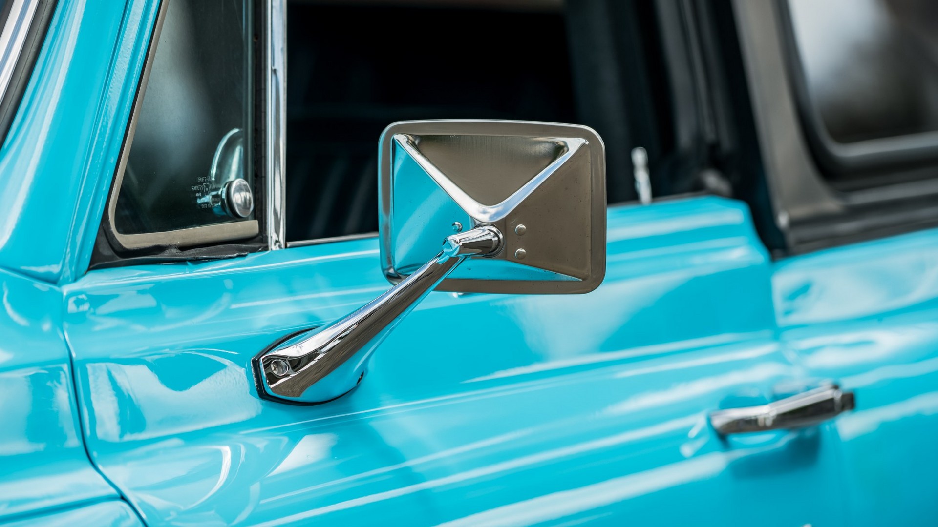 1972-Chevrolet-K5-Blazer-22 Not A Fan Of The 2019 Chevrolet Blazer? This 1972 K5 Might Be Up Your Alley