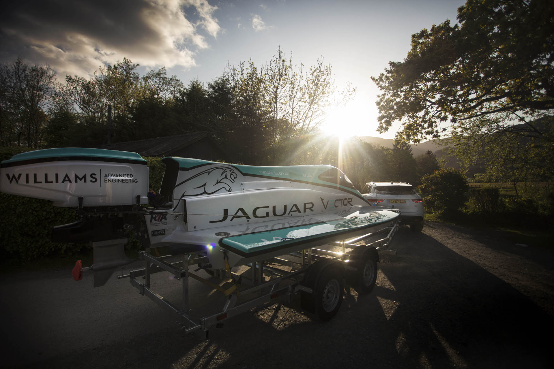Jaguar Vector Racing 7 copy Jaguar Vector Racing Made The World’s Fastest Electric Motorboat