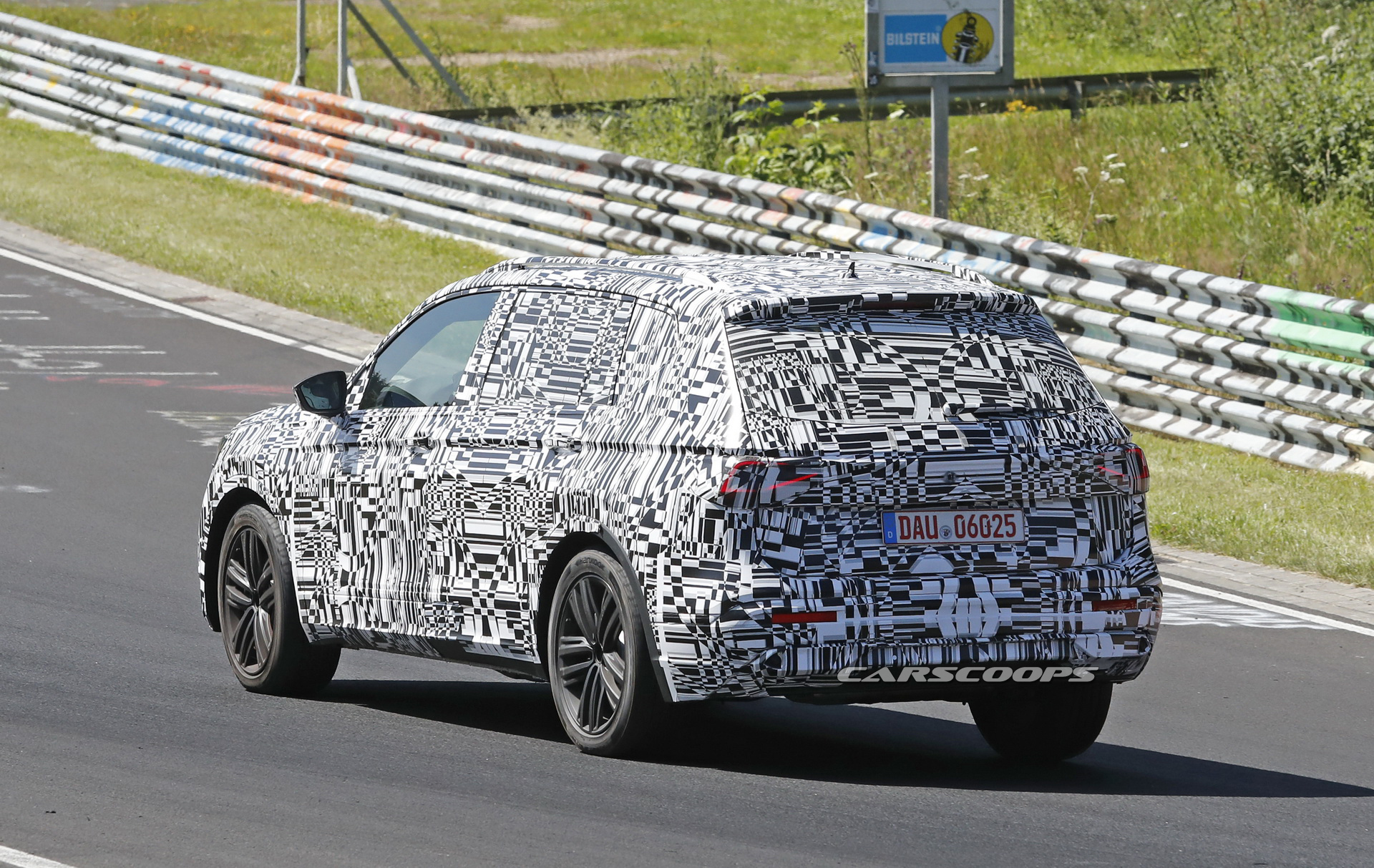 seat-tarraco-prototype-spied-ring-17 Seat Tarraco Begins Track Testing Wearing Production Headlights And Taillights