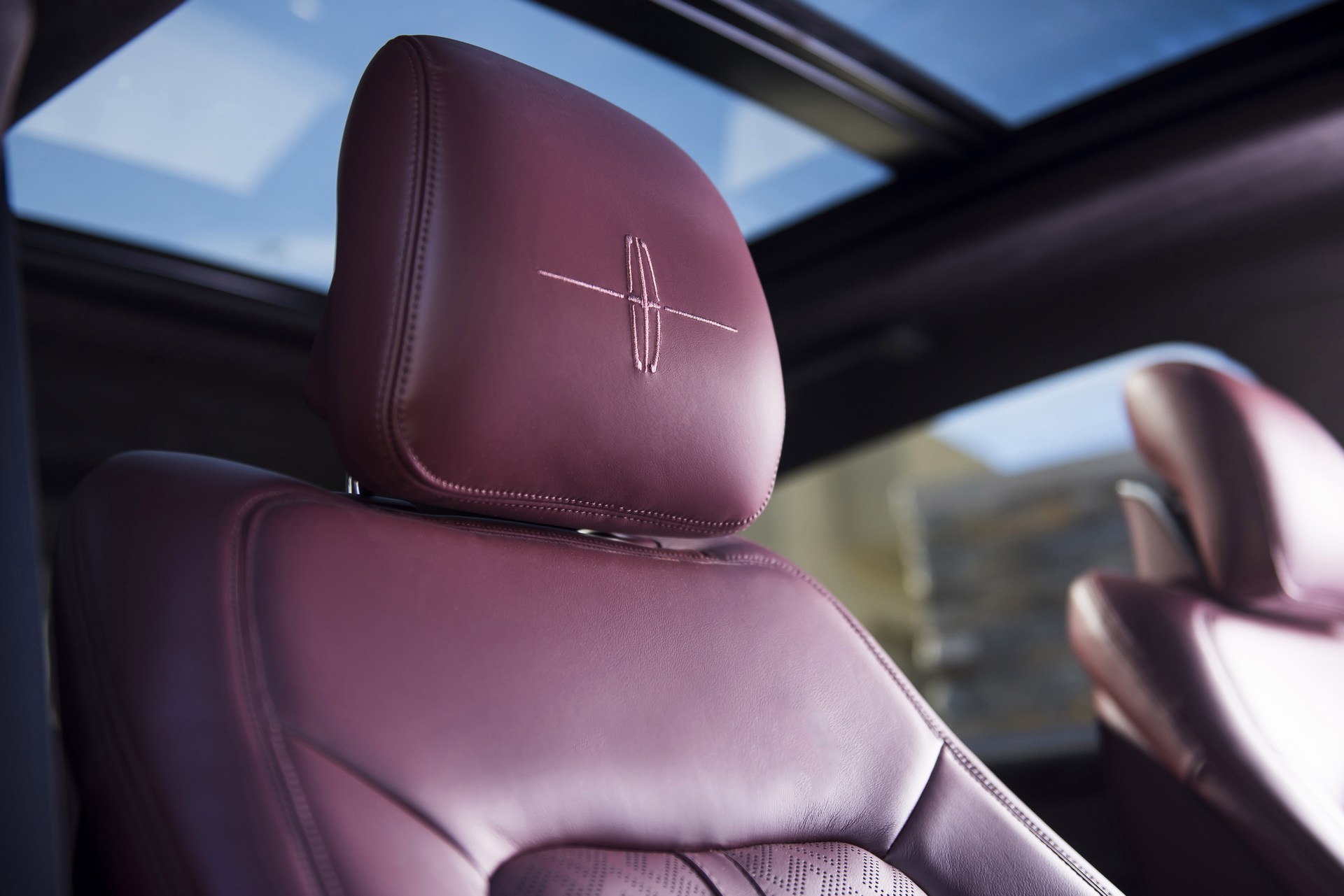 Lincoln-Nautilus-47 2019 Lincoln Nautilus Configurator Launched, Pricing Starts At $40,340