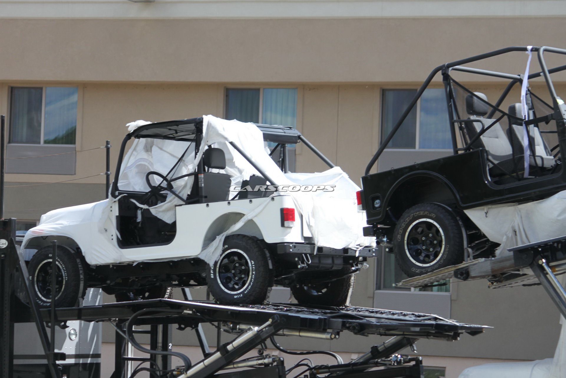 Mahindra-Jeep-2 Mahindra’s Jeep-Like Roxor Spotted On The Way To Dealers