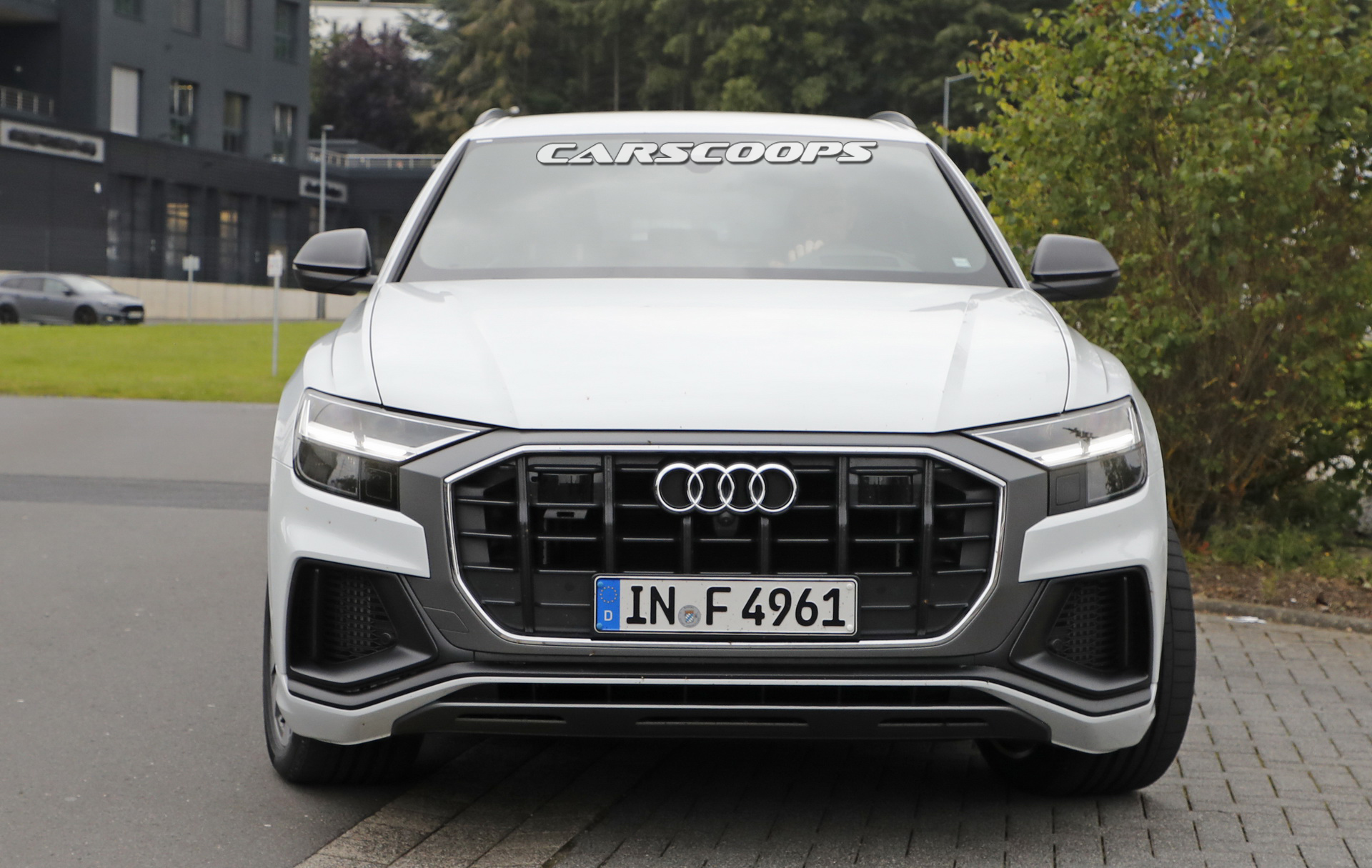 Audi-SQ8-6 Audi SQ8 Caught Undisguised, Will Likely Feature 500 HP Hybrid V6