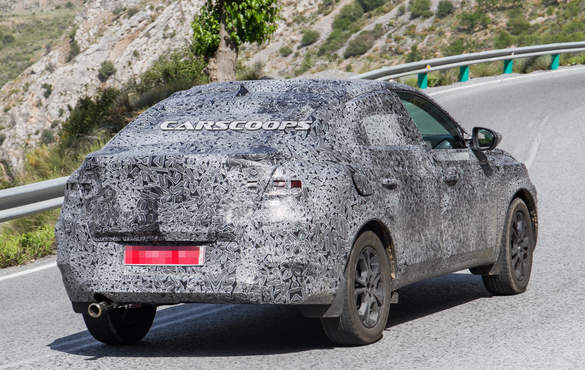 Renault-Captur-Coupe-13 Renault Captur Coupe Spied: Your Budget BMW X6 For The Masses Is On The Way