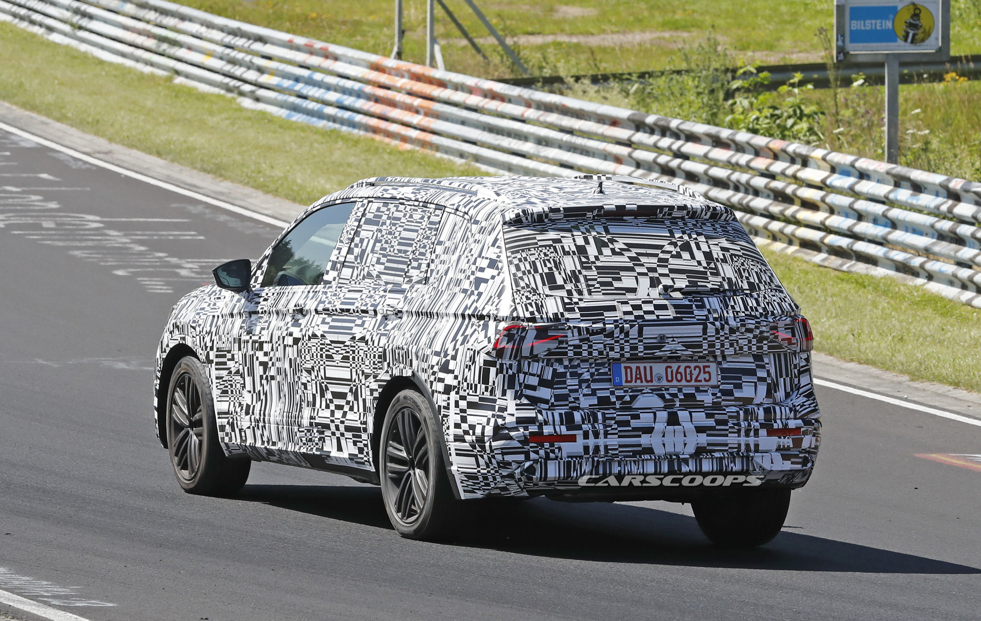 seat-tarraco-prototype-spied-ring-18 Seat Tarraco Begins Track Testing Wearing Production Headlights And Taillights