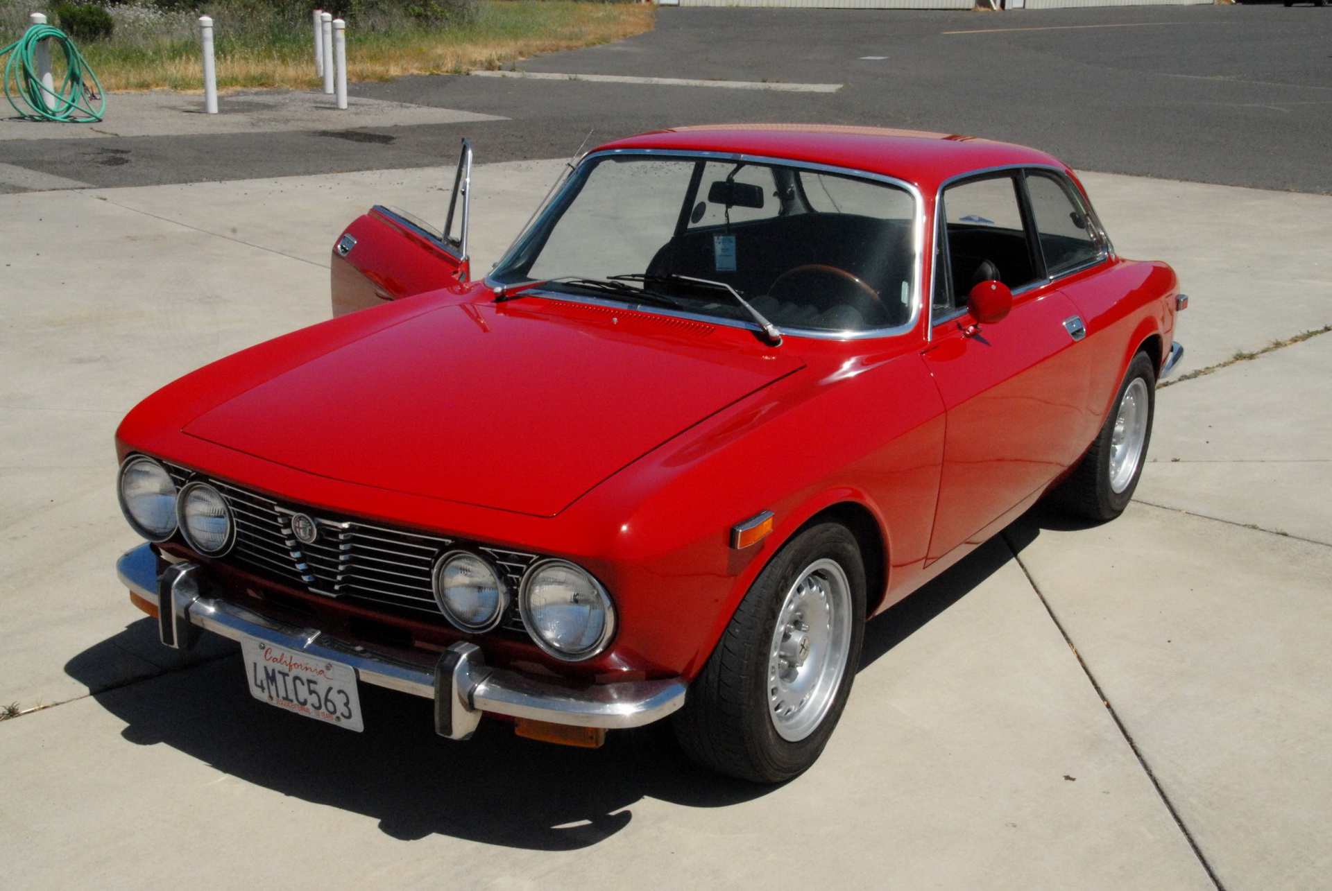 1974-alfa-romeo-gtv-bat-auction-53 Bid On This Alfa Romeo 2000 GT Veloce, Make Other Car Enthusiasts Jealous