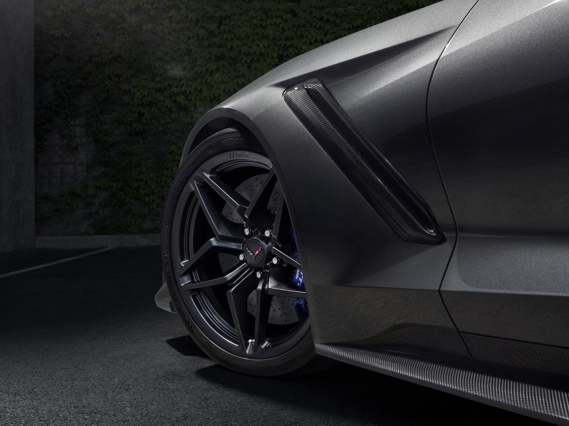 2019-Corvette-ZR1-5 Chevrolet Corvette ZR1 Shown Hitting Almost 215 MPH