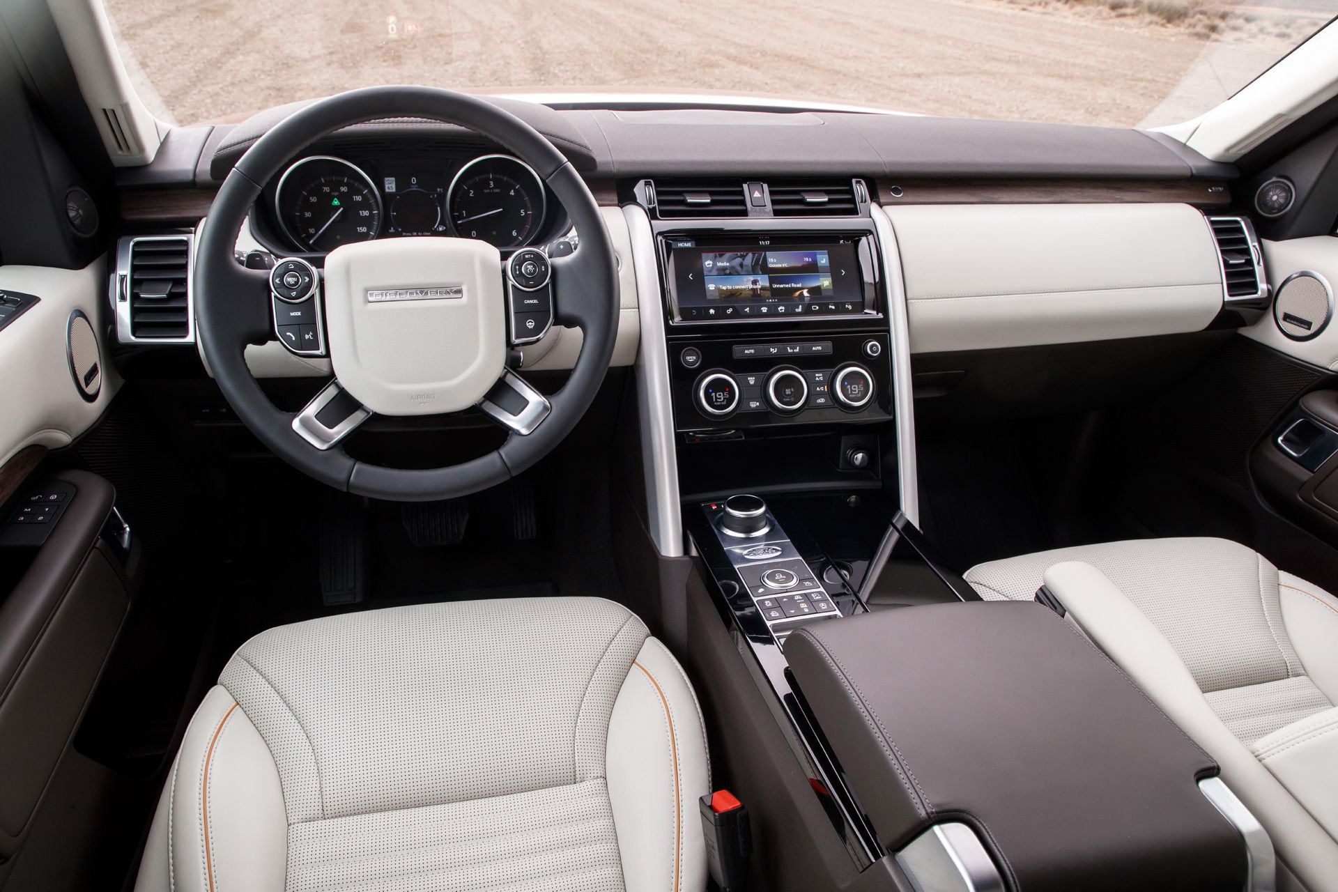 2019-land-rover-discovery-6 Land Rover Discovery Gains New SDV6 Diesel And Safety Features