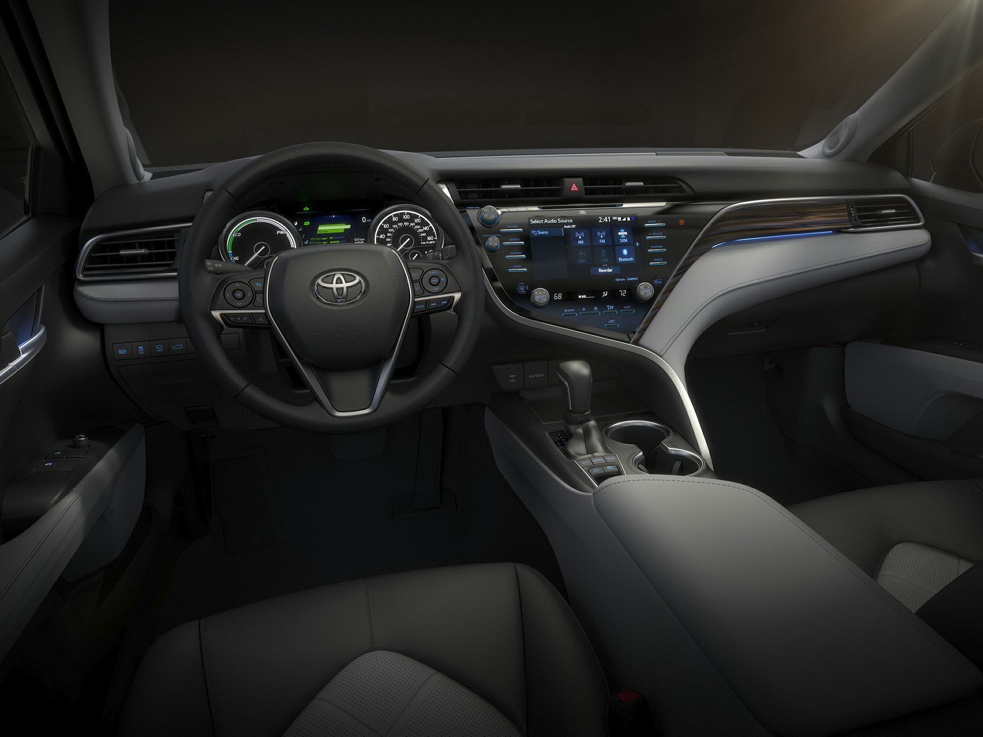 2018-toyota-camry-hybrid-10 Toyota Camry Is Coming Back To Europe With Hybrid Powertrain