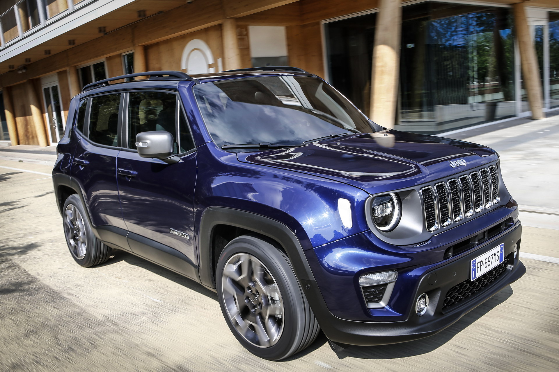 2019 Jeep Renegade Facelift 14 2019 Jeep Renegade Gets Cute Makeover And New Engines: Full Details, Photos & Video