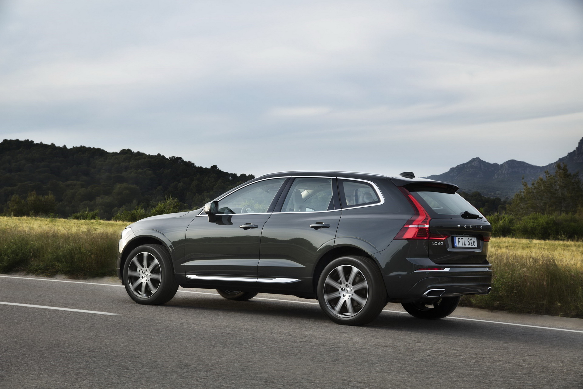 Volvo-XC60-04 Volvo XC60 To Gain Cheaper, $39,200 FWD Base Model For 2019MY