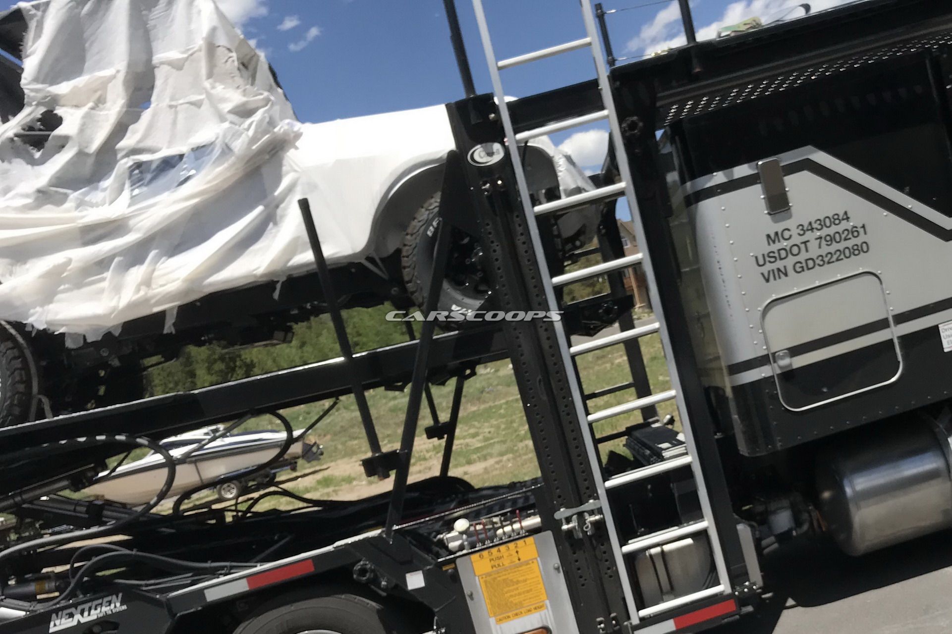 Mahindra-Jeep-53 Mahindra’s Jeep-Like Roxor Spotted On The Way To Dealers