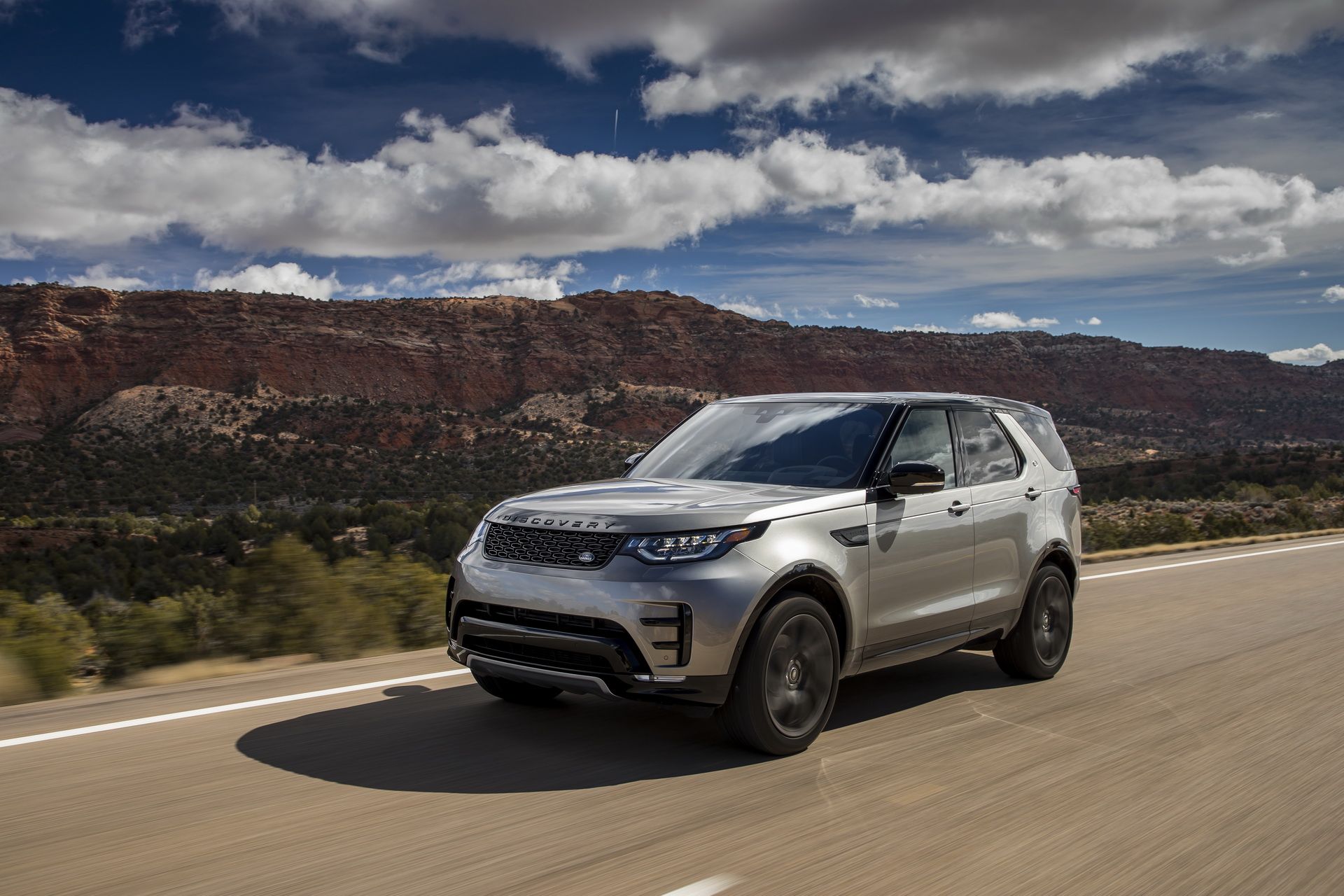 2019-land-rover-discovery Land Rover Discovery Gains New SDV6 Diesel And Safety Features