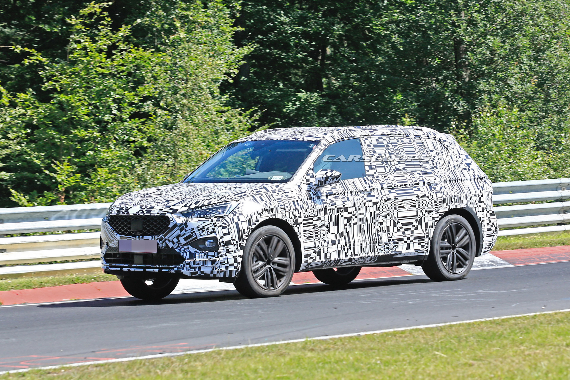 seat-tarraco-prototype-spied-ring-3 Seat Tarraco Begins Track Testing Wearing Production Headlights And Taillights