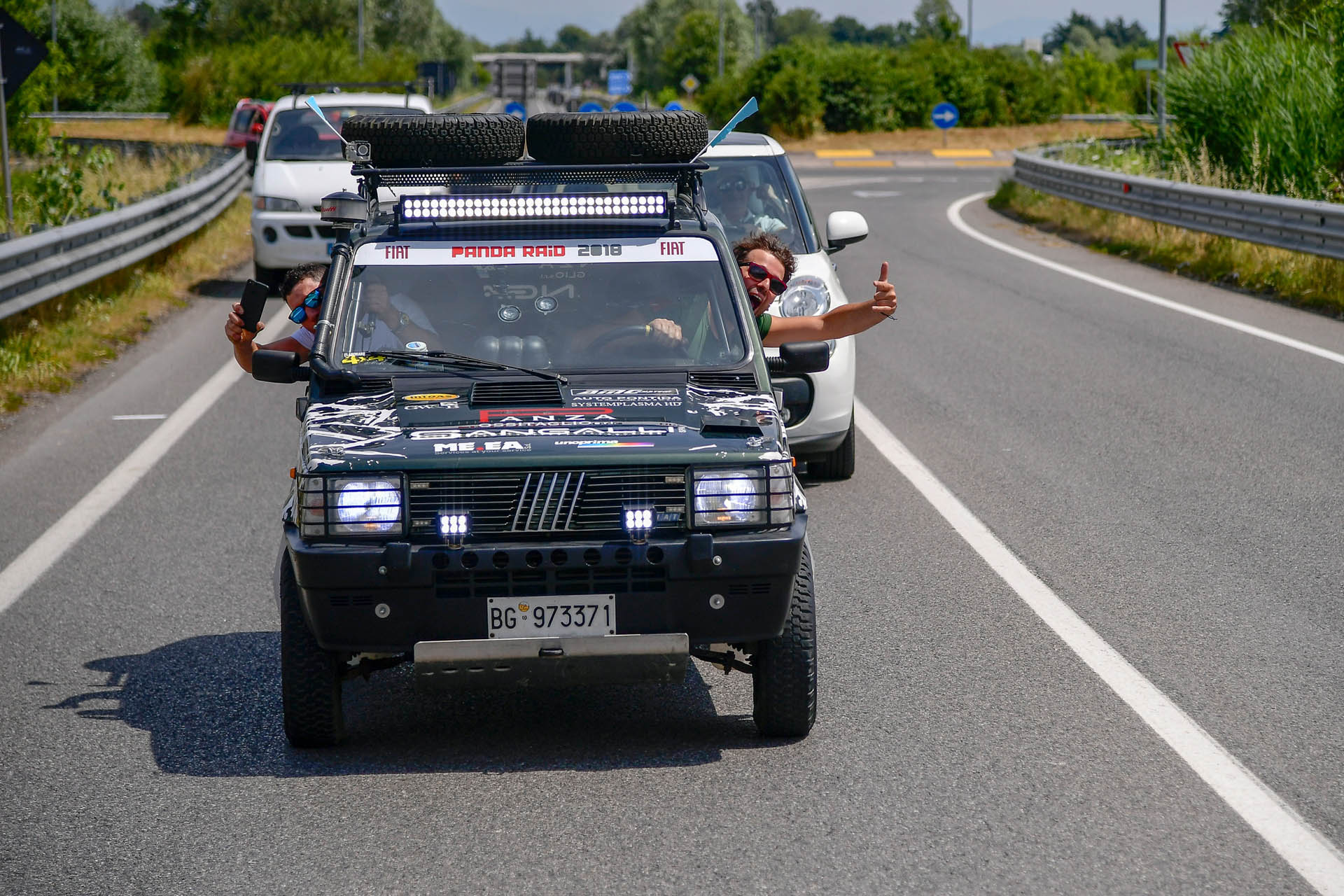 Nuova “Panda Waze” protagonista al raduno annuale di “Pandisti” a “Pandino” Record Gathering Goes To Show Just How Many Pandas Fiat Sells
