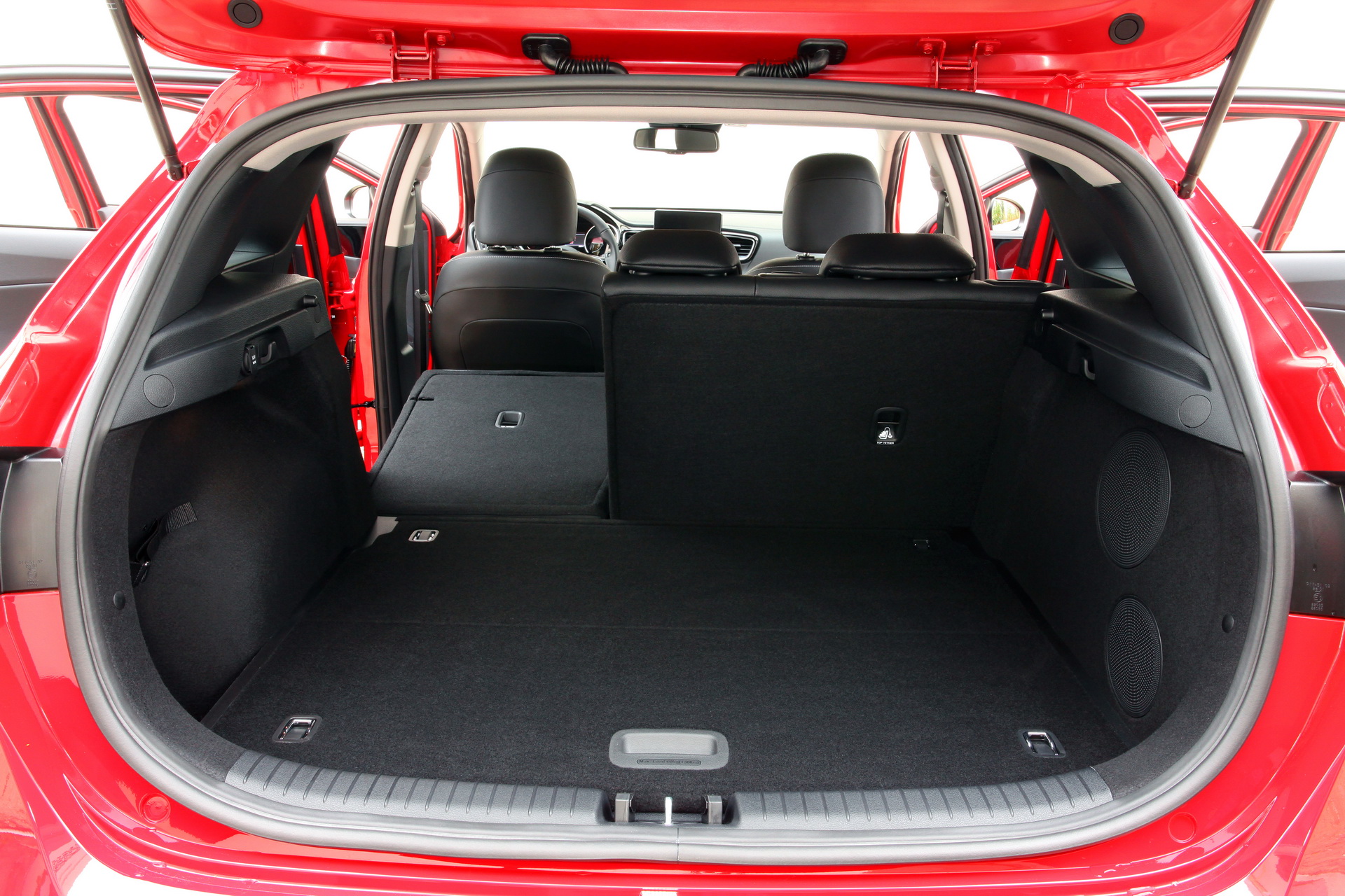 2019-kia-ceed-66 New Kia Ceed Detailed In Gigantic Image Gallery, UK Pricing Announced