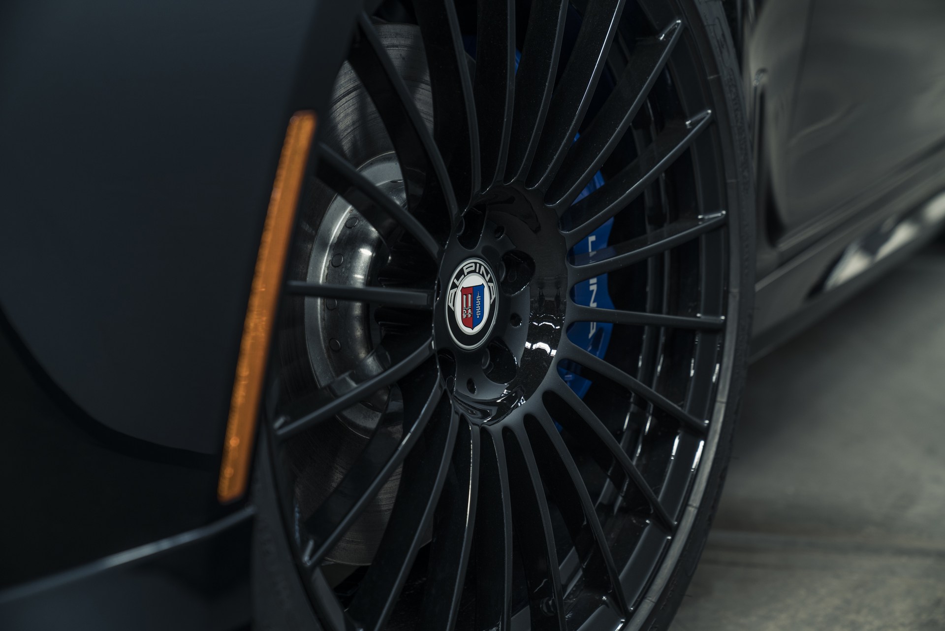 BMW-ALPINA-B7-Exclusive-Edition-3 BMW Gives Canada A Sinister Looking Alpina B7 Exclusive Edition With 600 HP