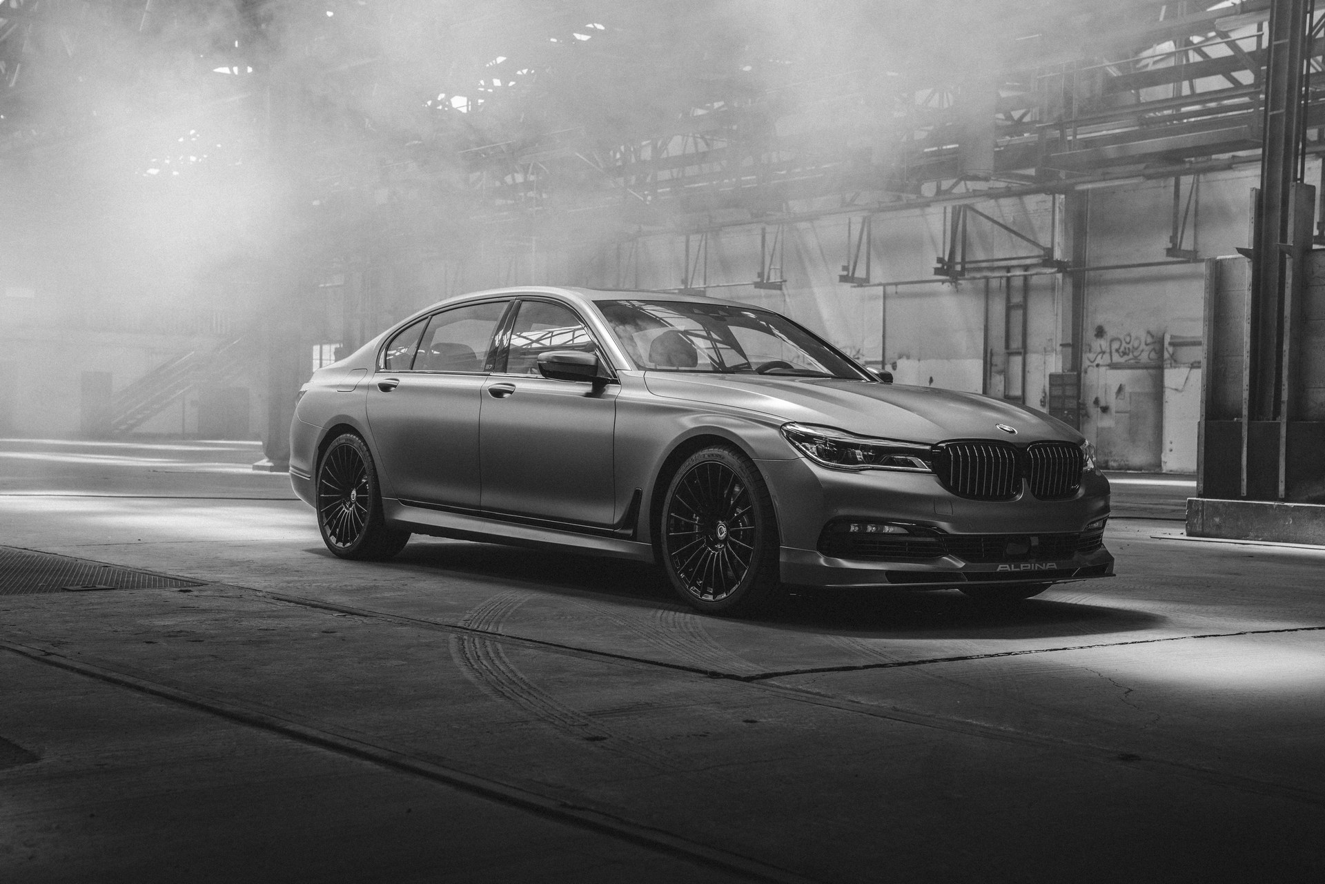 BMW-ALPINA-B7-Exclusive-Edition-12 BMW Gives Canada A Sinister Looking Alpina B7 Exclusive Edition With 600 HP